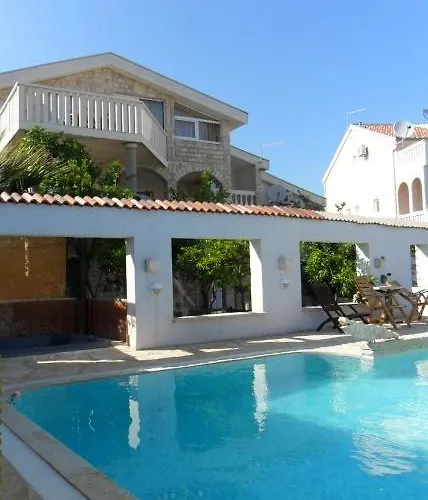 Kafadar, Okrug Gornji Apartman *